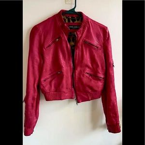 Dolce & Gabbana leather bomber jacket. 💗 😎